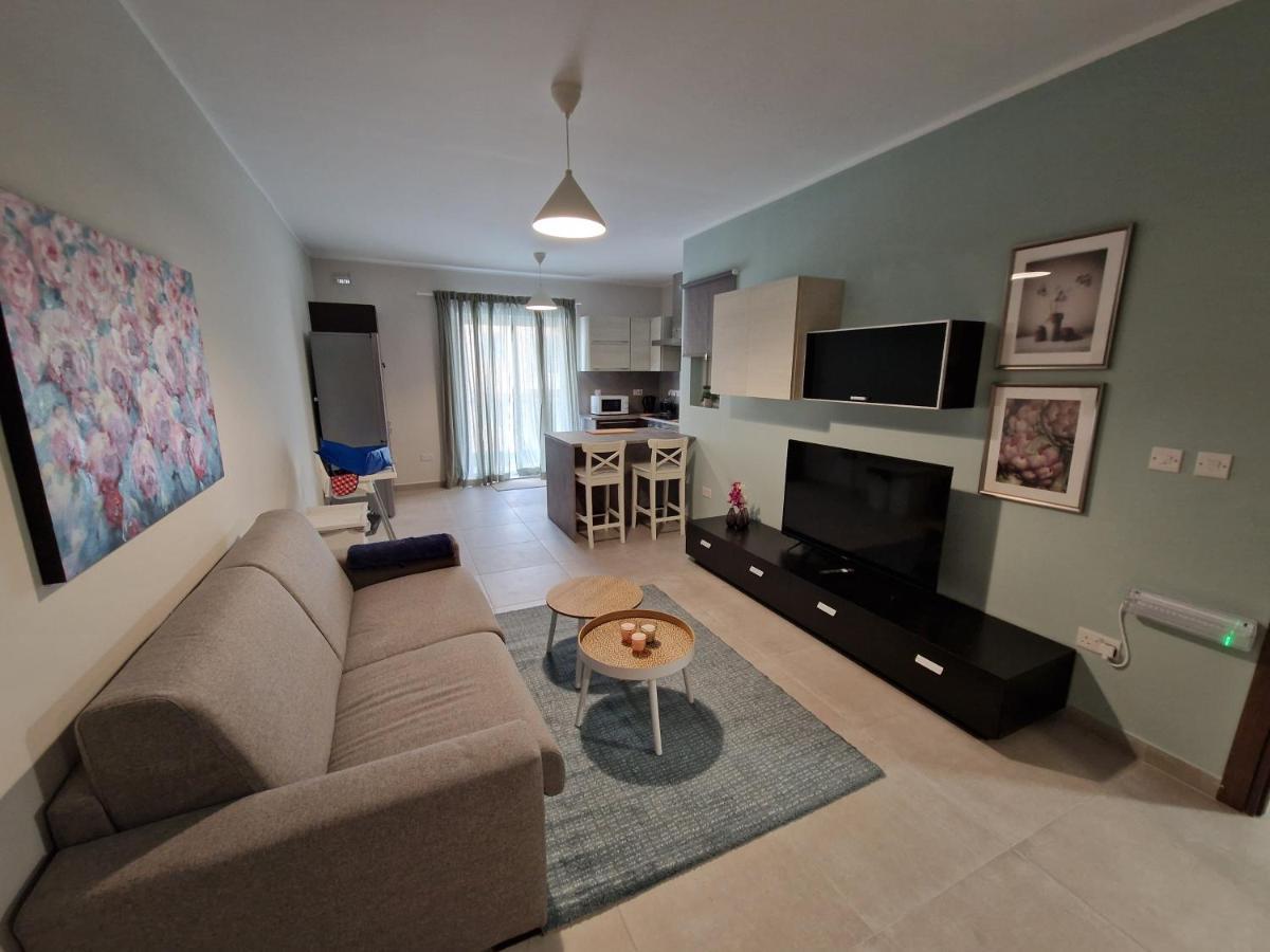 Comfort And Convenience Flat 4 Dad'S Court Сейнт Полс Бей Екстериор снимка