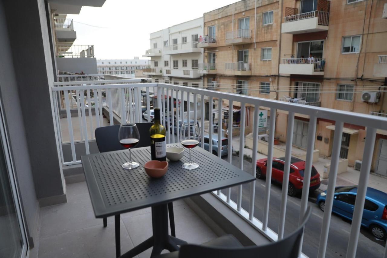 Comfort And Convenience Flat 4 Dad'S Court Сейнт Полс Бей Екстериор снимка