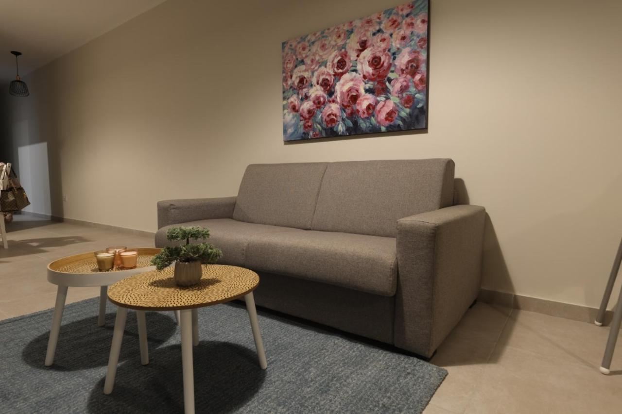 Comfort And Convenience Flat 4 Dad'S Court Сейнт Полс Бей Екстериор снимка