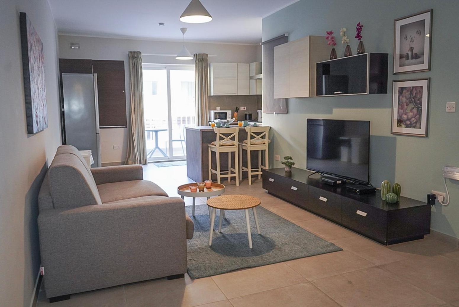Comfort And Convenience Flat 4 Dad'S Court Сейнт Полс Бей Екстериор снимка