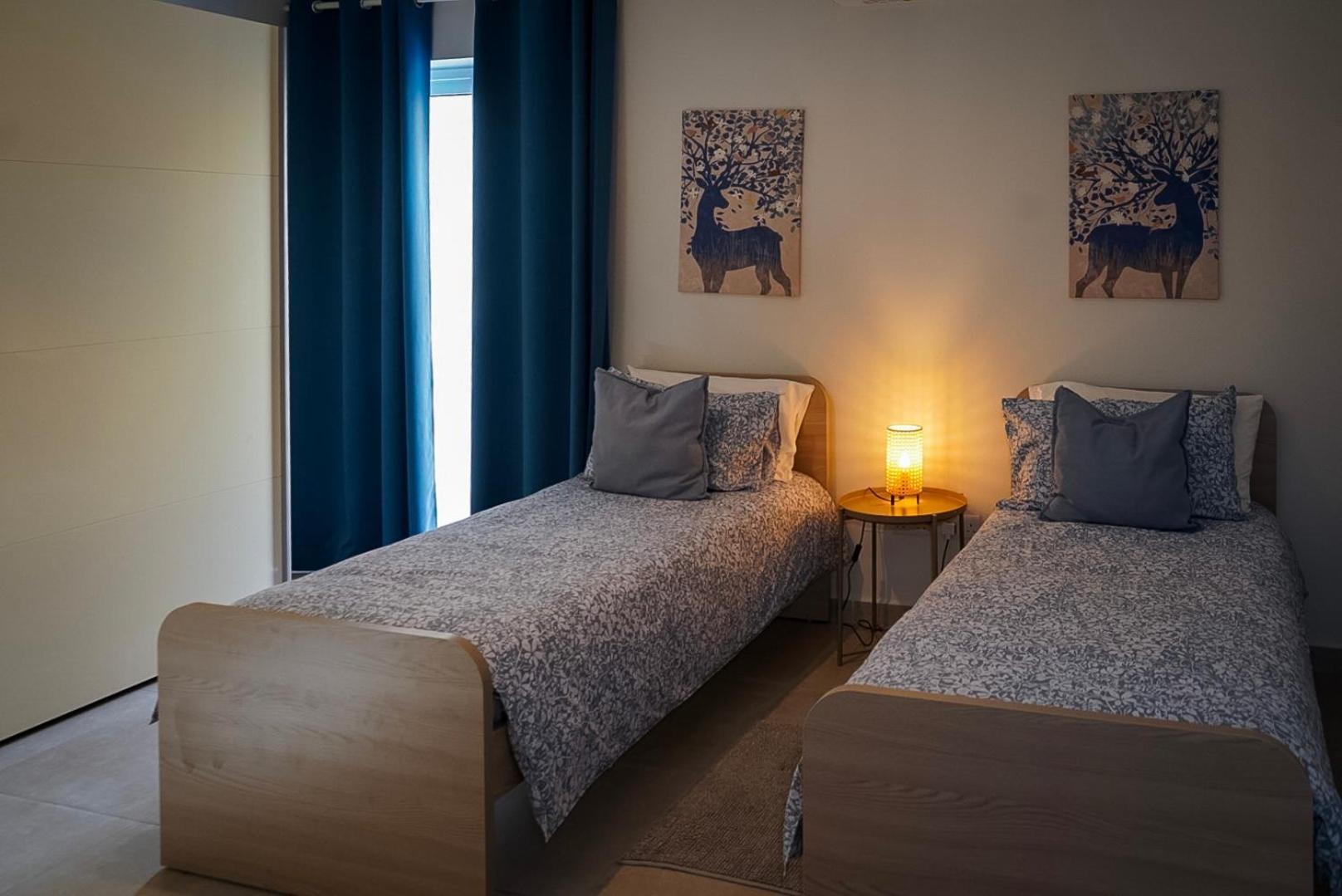 Comfort And Convenience Flat 4 Dad'S Court Сейнт Полс Бей Екстериор снимка