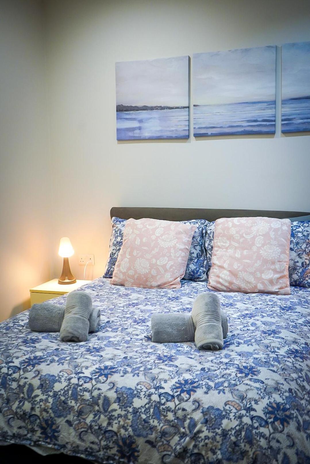Comfort And Convenience Flat 4 Dad'S Court Сейнт Полс Бей Екстериор снимка