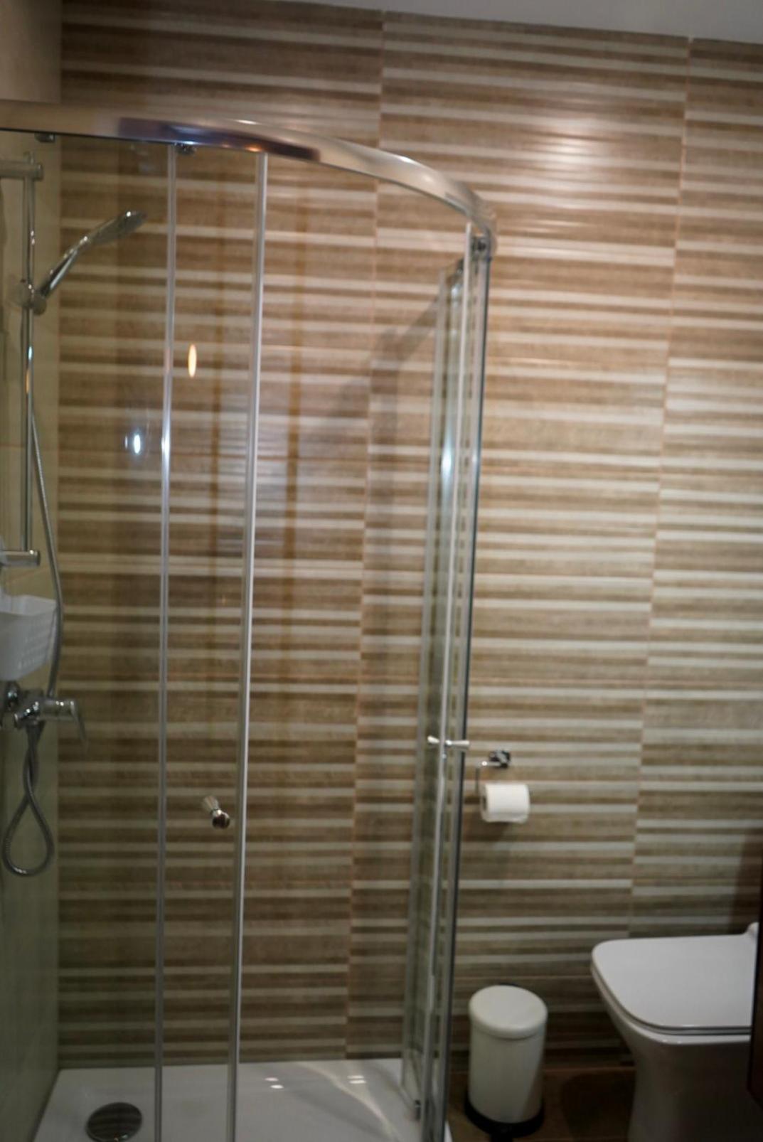 Comfort And Convenience Flat 4 Dad'S Court Сейнт Полс Бей Екстериор снимка