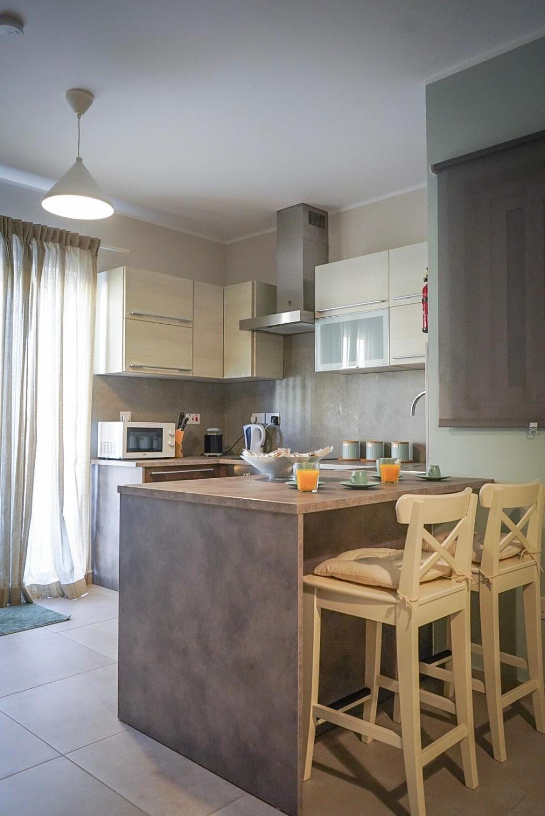 Comfort And Convenience Flat 4 Dad'S Court Сейнт Полс Бей Екстериор снимка
