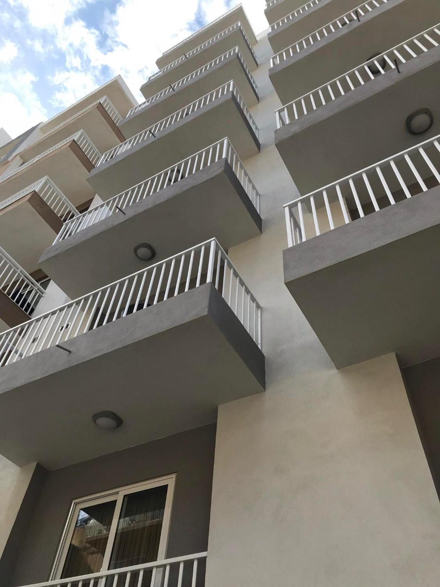Comfort And Convenience Flat 4 Dad'S Court Сейнт Полс Бей Екстериор снимка